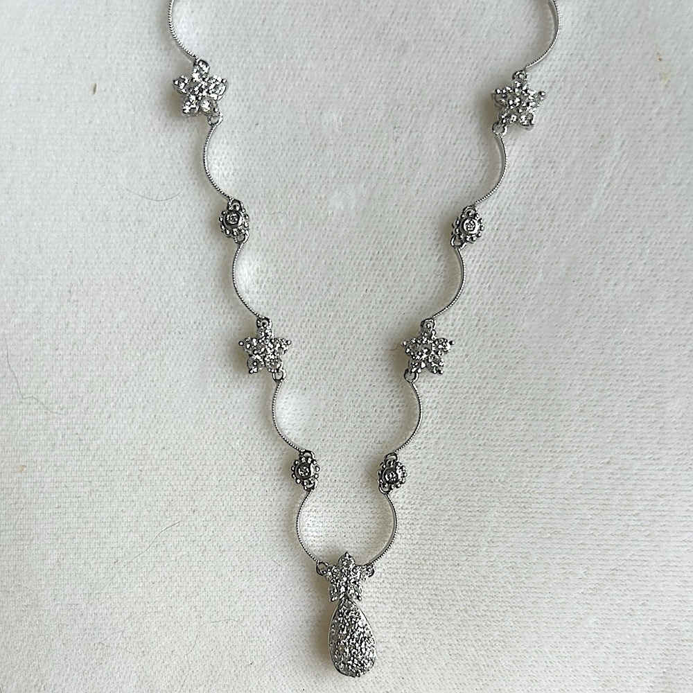 18k and Diamond Necklace